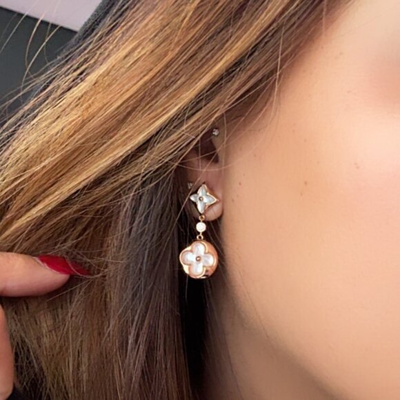 Louis Vuitton Earrings - Picture 3 of 5